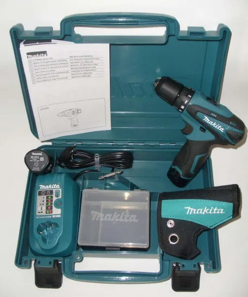 Bohrschrauber Makita DF330DWE; 10,8 V; 2x1,3 Ah Akku.